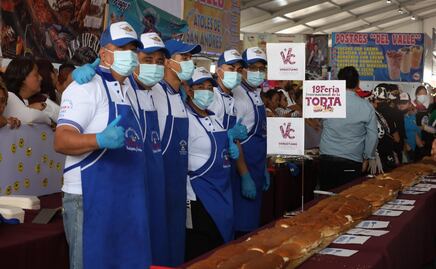 Feria Internacional de la Torta en alcaldía Venustiano Carranza; elaboran mega torta de más de 900 kilos