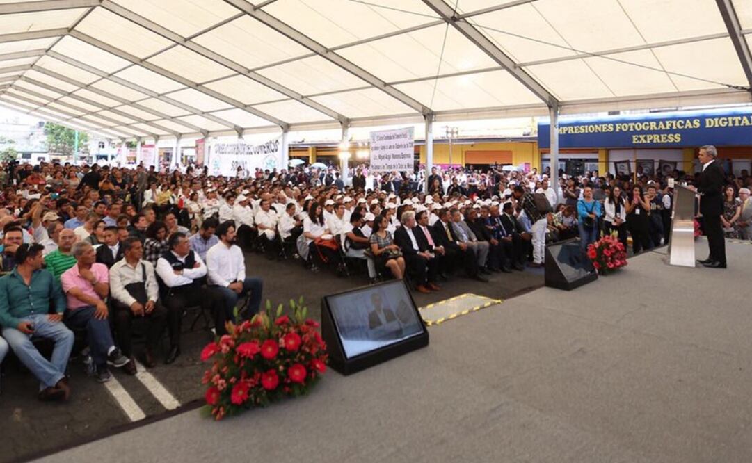 Miguel Ángel Mancera señaló que durante su recorrido por el mercado se encontró a una persona con hipertensión, otra con diabetes y una más que requiere de cirugía. (Foto: @ManceraMiguelMX)