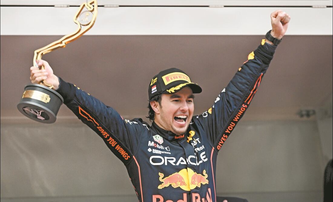 Checo Pérez ganó el Gran Premio de Mónaco en el 2022 - Foto: EFE