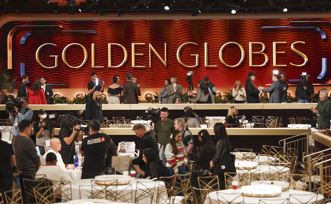 Aspectos de los preparativos para la 83.ª edición de los Globos de Oro en Beverly Hills, California, Estados Unidos. Foto: EFE/EPA/CHRIS TORRES.