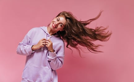 ¿Cómo cuidar el cabello en climas extremos?; tips clave para protegerlo del frío