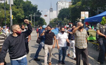 ¡Es un honor estar con Obrador!" gritan seguidores de AMLO en plantón de FRENAAA