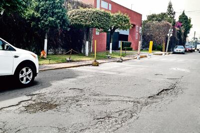 Xochimilco: calles con daños y sin atención 