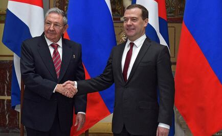 Raúl Castro llega a Rusia; se reúne con el primer ministro