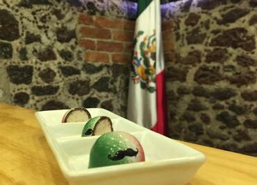 Sweet tribute to Chiles en nogada!