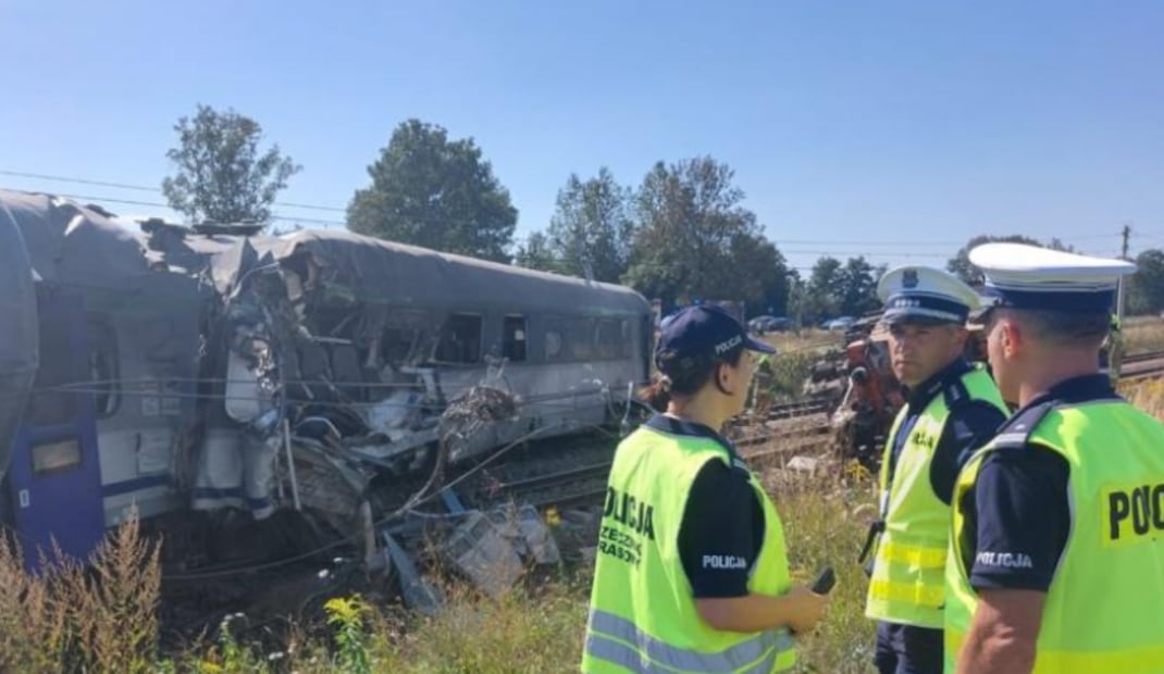 choque de tren en polonia @PolicjaMazowsze