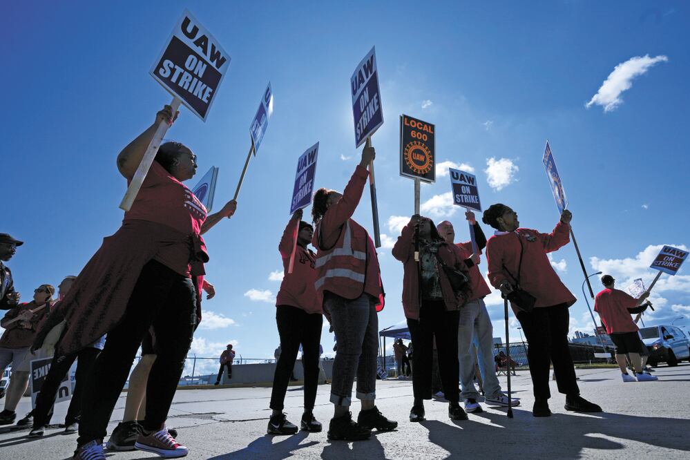 La UAW confirmó un “histórico” acuerdo provisional con Ford para acabar con la huelga que afecta en Estados Unidos al fabricante. FOTO: Archivo