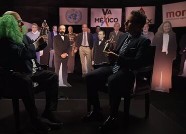 Brozo y Loret brindan con "cervezas morales" dentro de la cabeza de AMLO