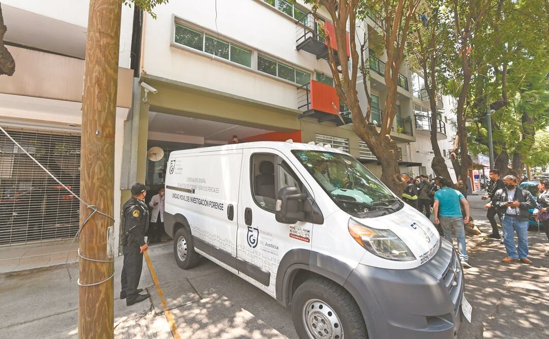 El deceso de Ilse, de 34 años, ocurrió en un edificio sobre Adolfo Prieto, en la Benito Juárez. Foto: JOSÉ ARMANDO MARTÍNEZ. EL UNIVERSAL