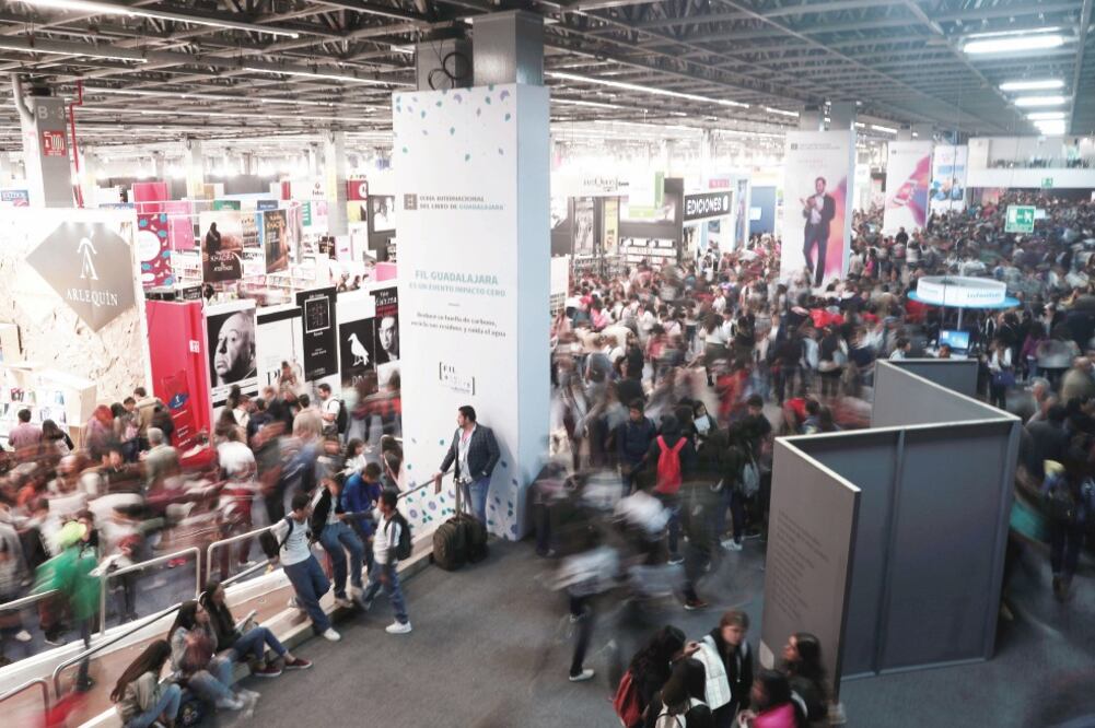 Visitantes en la pasada edición de la Feria Internacional del Libro de Guadalajara (ALEJANDRA LEYVA. EL UNIVERSAL)