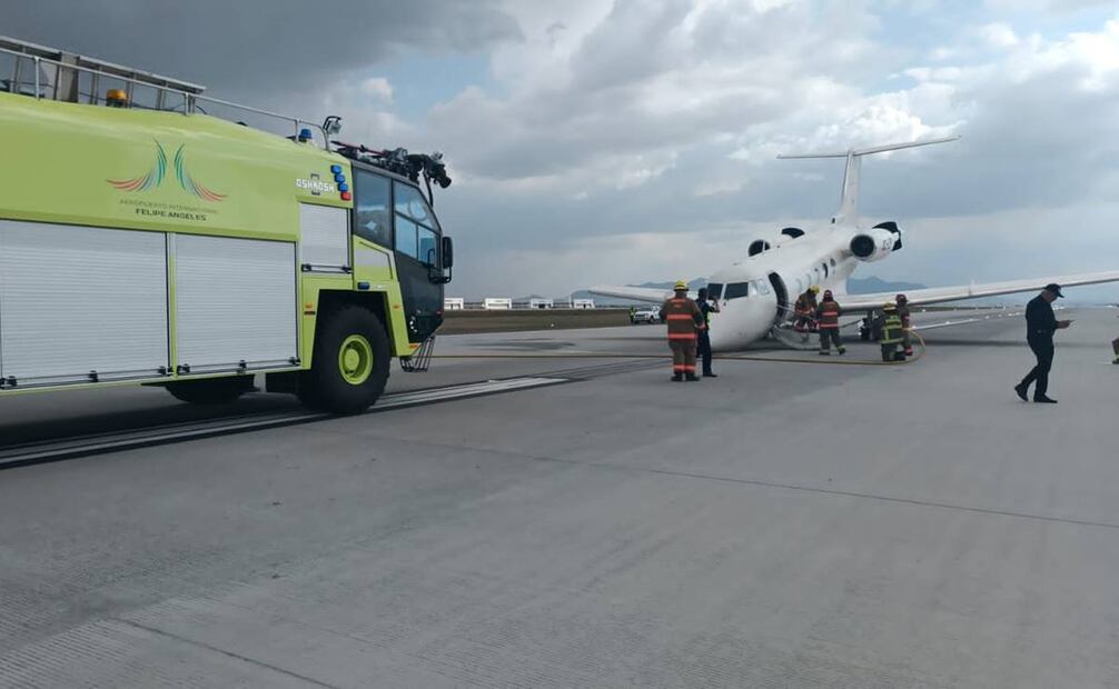Avión de la FGR presenta fallas en tren de aterrizaje y por lo que llegó de emergencia en el AIFA / Foto: Especial