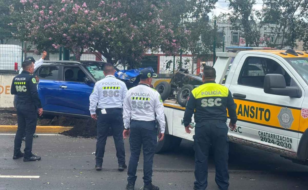 El conductor de un Kia Soul azul perdió el control de la unidad tras presentar un malestar físico. Foto: Juan Carlos Williams / EL UNIVERSAL