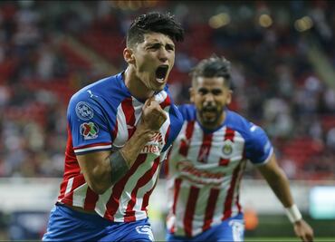 ¿Alan Pulido regresa a Chivas para el siguiente torneo?