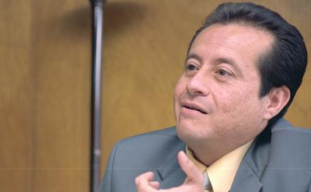 Designarán a ex tesorero capitalino al frente de Condusef