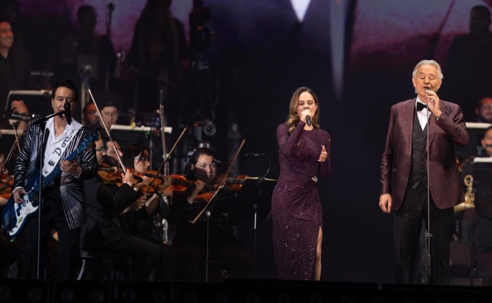 Los Ángeles Azules, Andrea Bocelli y la cantante estadounidense Pia Toscano. Foto: Hugo Salvador/EL UNIVERSAL.