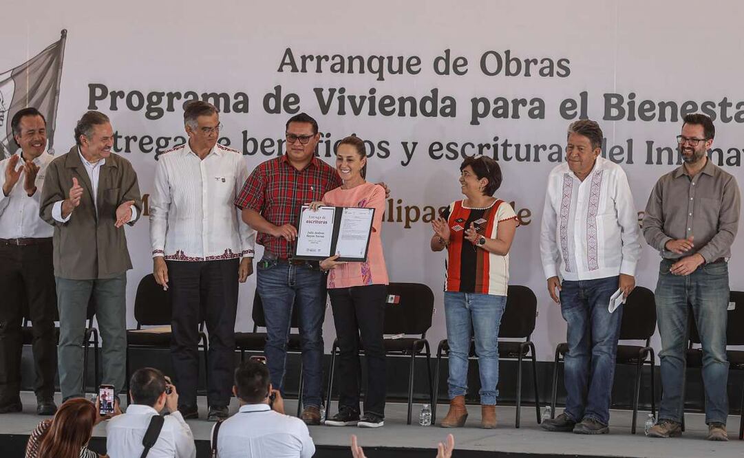 La presidenta Claudia Sheinbaum encabezó el Arranque de obras del programa vivienda para el bienestar en Matamoros, Tamaulipas. Foto: Gabriel Pano/EL UNIVERSAL