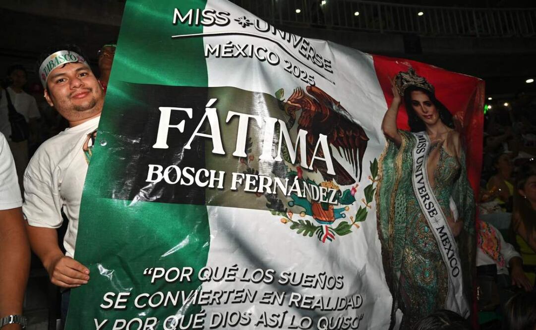 Tabasqueños eufóricos por la final de Miss Universo (20/11/2025). Foto: Luma López / EL UNIVERSAL