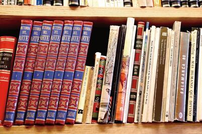 Mejor donar que vender bibliotecas: Vicente Quirarte