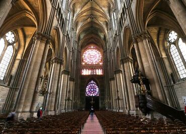 ¿Se debería reconstruir Notre Dame tal y como era? Francia lanza la pregunta