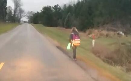 Por "bulleadora", papá obliga a su hija a caminar más de 1 kilómetro en EU