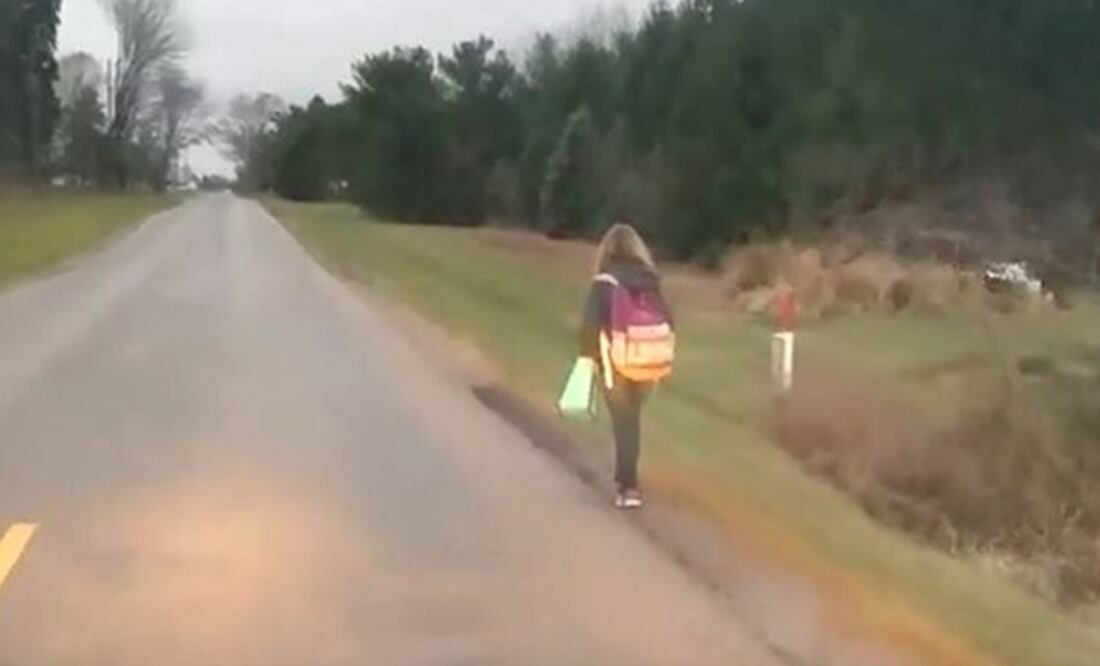 El hombre dijo que esta era la segunda vez que Kirsten se metía en problemas, por lo que la suspendieron tres días. Foto: Captura de pantalla.