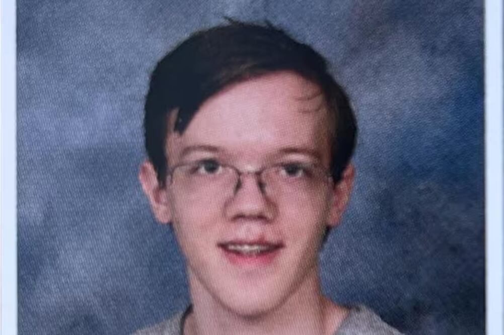 Thomas Matthew Crooks, el joven de 20 años que disparó contra Donald Trump durante un mitin en Butler, Pennsylvania. Medios de EU han difundido la imagen, hallada en su anuario escolar. FOTO: ESPECIAL