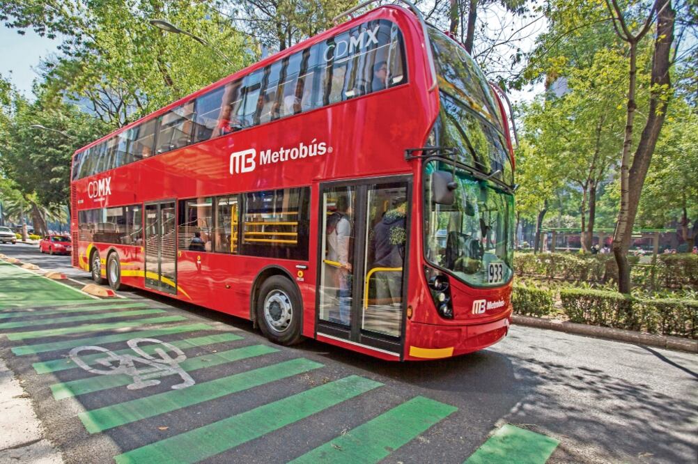 A partir de este lunes los usuarios de la unidades de doble piso, que corren sobre Paseo de Reforma, tendrán que pagar seis pesos por viaje (CRÉDITO DE FOTO)