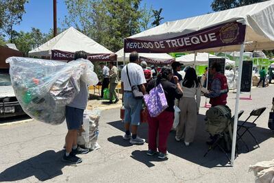 Mercado de trueque; Así se vivió el intercambio de residuos reciclables por productos agrícolas