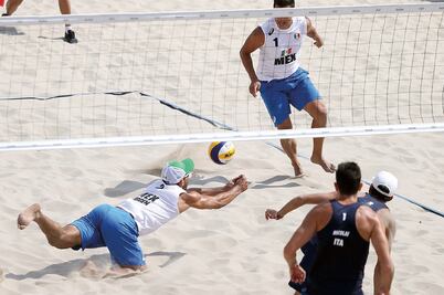 Van a los octavos de final en voli