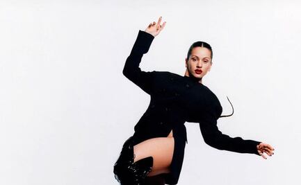 Rosalía impacta con las cejas más arriesgadas de la temporada: ¡Son azules!