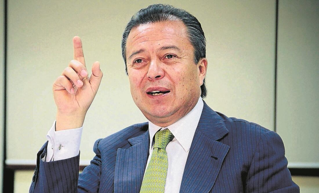 César Camacho aseguró que la PGR tiene la obligación de capturar, cuanto antes, al gobernador con licencia de Veracruz, Javier Duarte de Ochoa. Foto: Juan Boites Archivo/EL UNIVERSAL