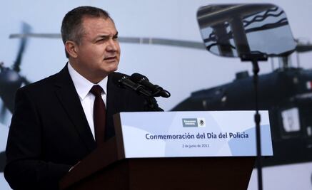 Desde Teslas, Ferraris... hasta motos Harley-Davidson, son algunos de los autos que usó García Luna para lavar dinero... según la UIF