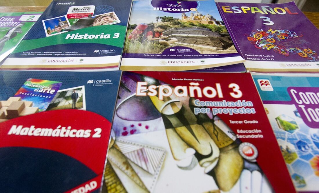 Siguen los señalamientos a los nuevos libros de texto gratuito de la SEP.
Foto: Cuarto Oscuro