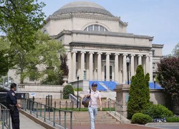 Ciberataque a Universidad de Columbia; difunden imágenes de Trump en monitores del campus