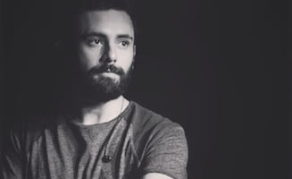 Camilo Séptimo despide a "Honas" Meléndez con un emotivo mensaje: "celebramos tu vida, tu música y tu luz"