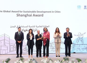 Clara Brugada recibe Premio Global de Shanghái; reconocen acciones de desarrollo sostenible en Iztapalapa