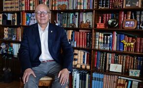 Vicente Quirarte ganador del Premio Nacional de Artes y Literatura en la categoría de lingüística y literatura. Foto : Fernanda Rojas / EL UNIVERSAL