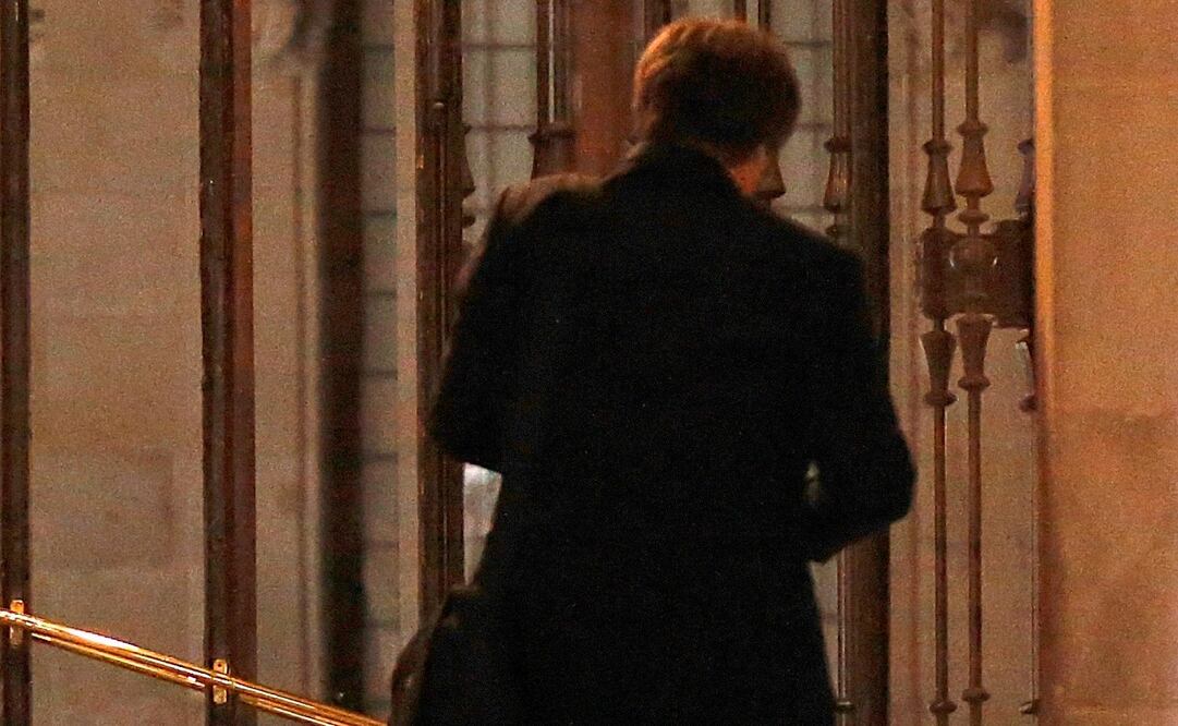 Llegada de Carles Puigdemont al Palacio de la Generalitat. (AFP PHOTO / PAU BARRENA)