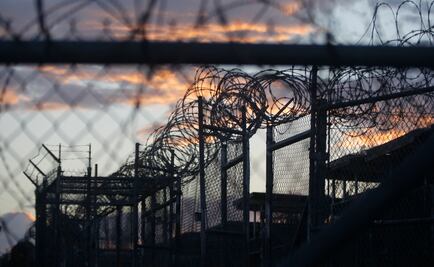 EU transfiere dos presos de Guantánamo a Serbia