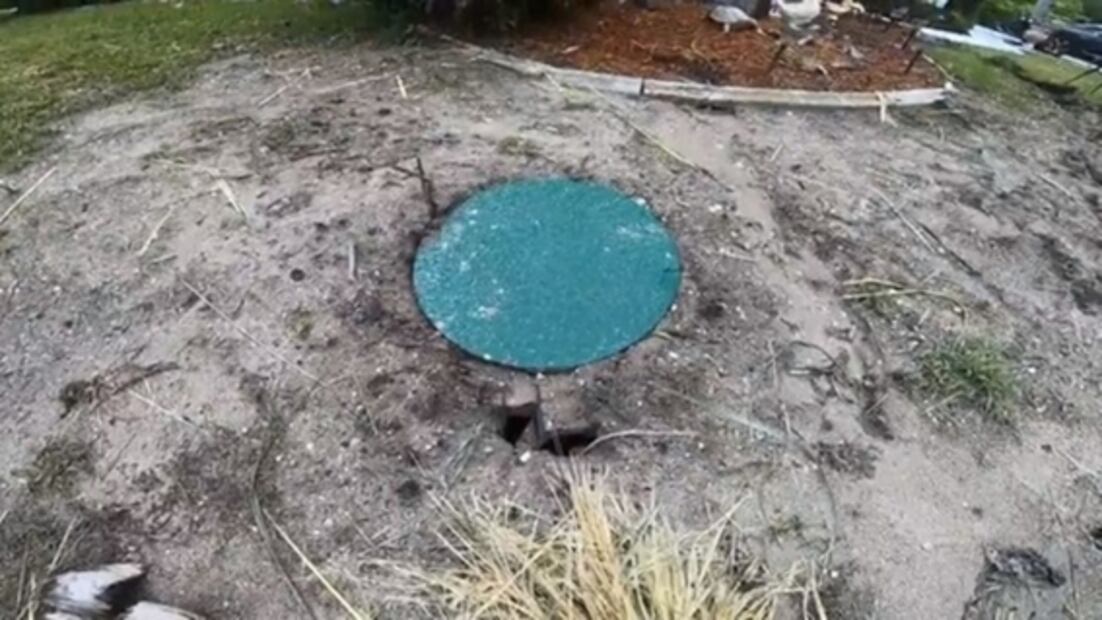 Inodoro explota tras ser alcanzado por un rayo durante tormenta en Florida 