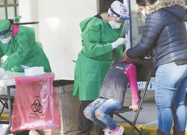 Valeria, de 7 años, brinca de felicidad por su negativo a Covid