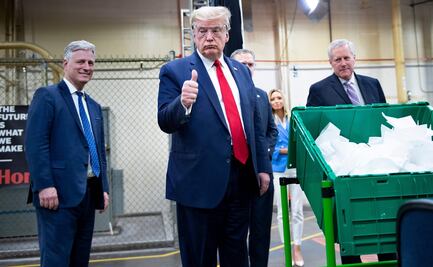 “Vive y deja morir”: canción opaca visita de Trump a fábrica de cubrebocas