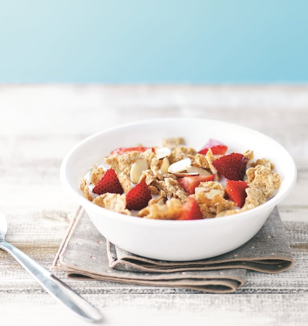 Una porción de 100 gramos de cereal procesado contiene 378 calorías. (Fotos: Archivo El Universal y Pixabay)