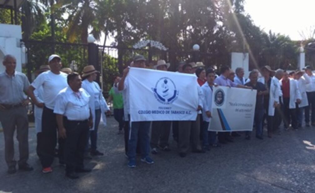 Se manifiestan en el país en apoyo a traumatólogo pediatra detenido en Oaxaca