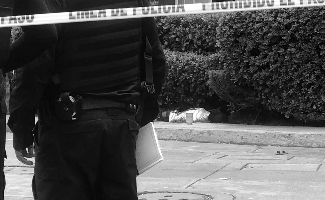 En tanto, el probable agresor fue diagnosticado sin signos vitales, por lo que la zona fue acordonada y se dio parte al agente del Ministerio Público. Foto: Isidro Corro. EL UNIVERSAL