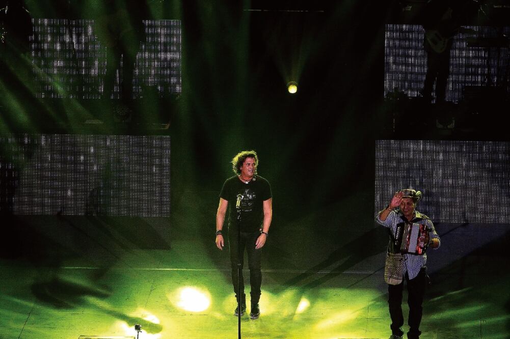 El intérprete ofreció dos horas de concierto en el Auditorio Nacional (ADRIAN HERNANDEZ. EL UNIVERSAL)