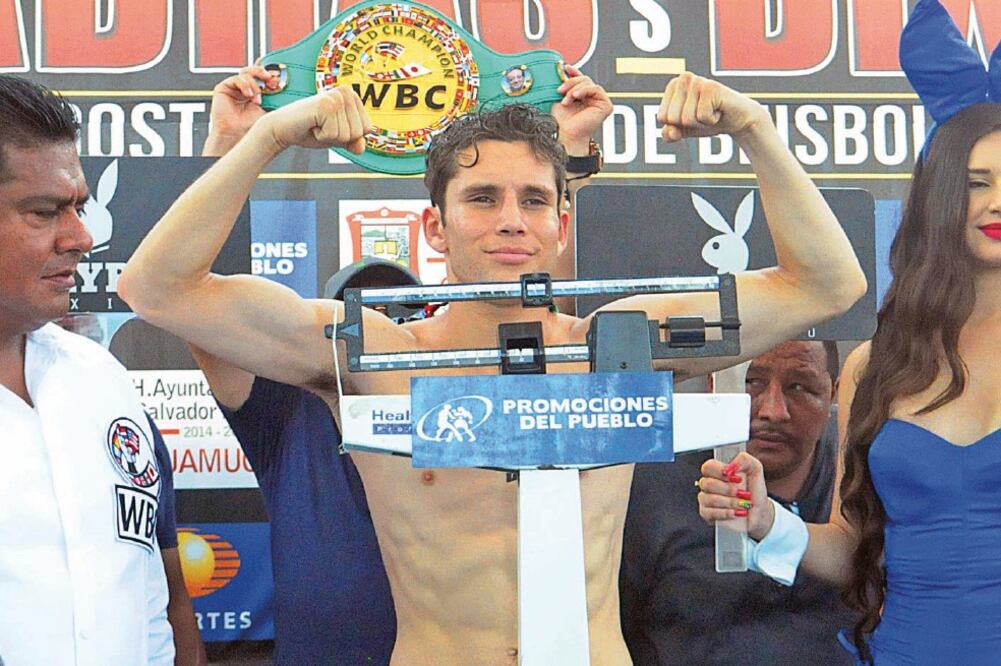 Carlos Cuadras dio el peso pactado sin problemas; hoy espera noquear (CORTESÍA PROMOCIONES DEL PUEBLO)