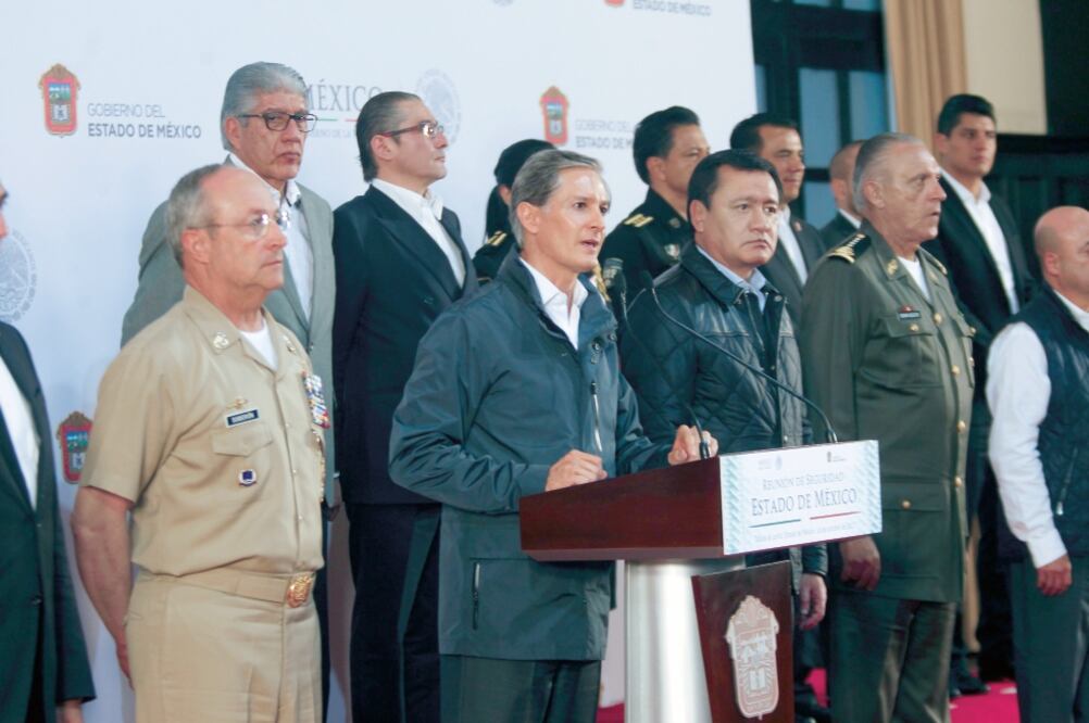 El mandatario del Estado de México, Alfredo del Mazo, recibió la visita del secretario de Gobernación, Miguel Ángel Osorio Chong. (JORGE ALVARADO. EL UNIVERSAL)
