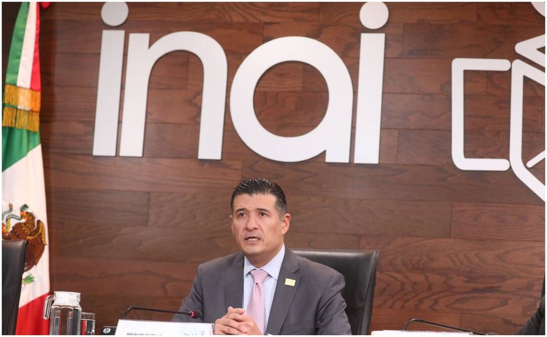 El comisionado presidente del Inai, Adrián Alcalá, afirmó, este 17 de diciembre del 2024, que hicieron todo lo posible por defender al órgano nacional de transparencia y protección de datos personales. Foto: Inai