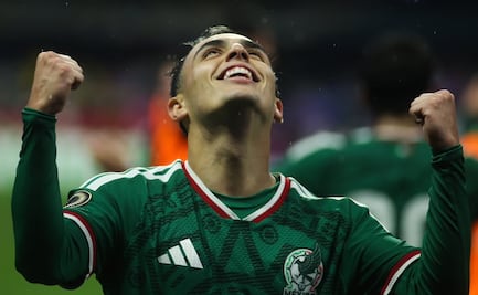 El Ajax y el Feyenoord van por Hugo Camberos